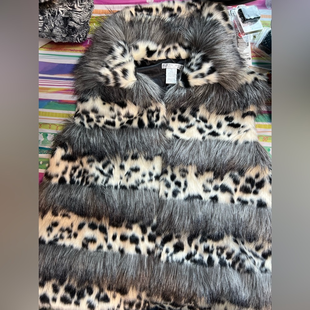 Alberto Makali faux fur vest. Size XL.